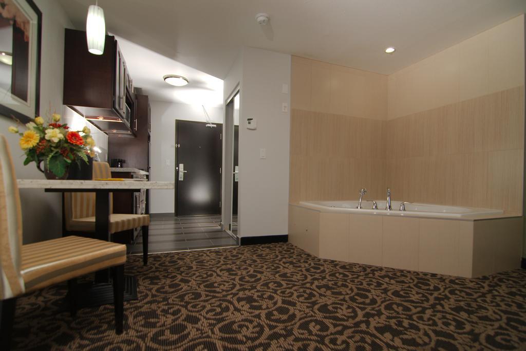 Paradise Inn And Suites Redwater Dış mekan fotoğraf